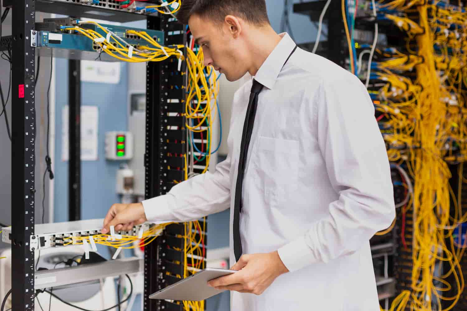 3 Manfaat Data Center